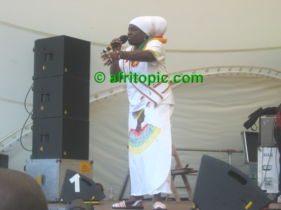 ../Images/AfricaFestival-28-29May05 183.jpg